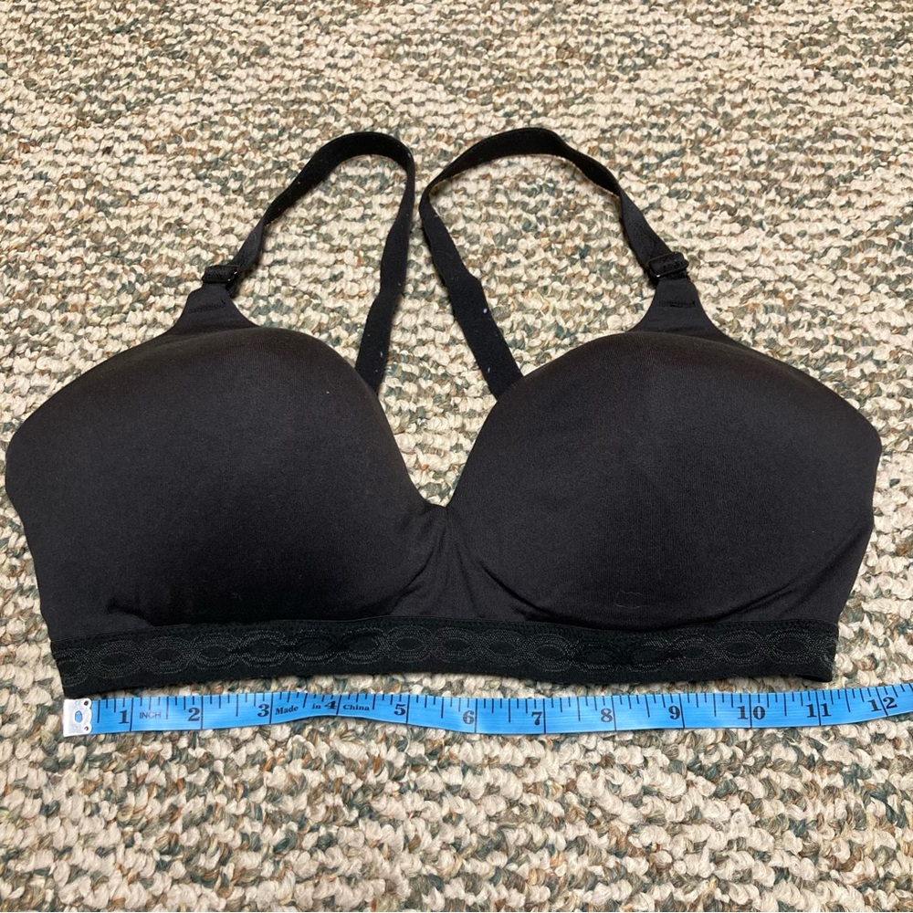 5/$15 Warner’s Black Wire-free Bra 38C - Picture 2 of 5